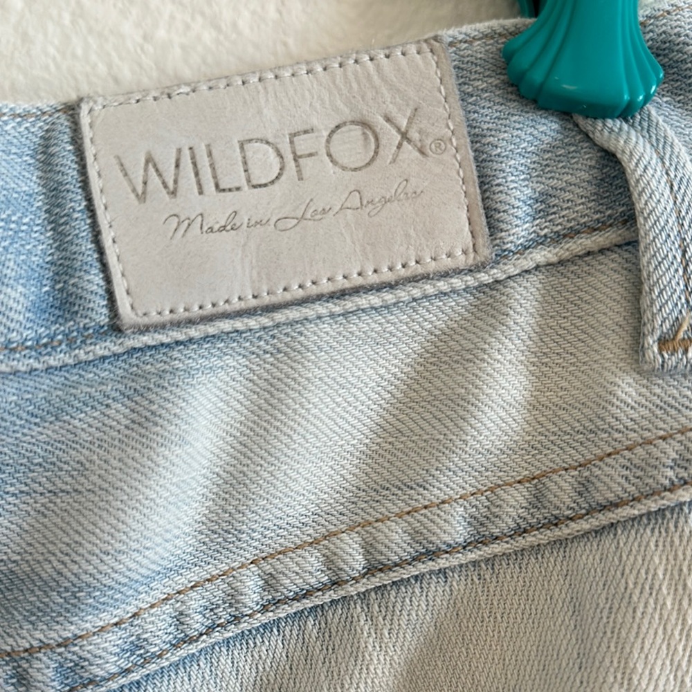 WildFox Distressed Light Blue Jeans Raw Hems - Picture 6 of 8